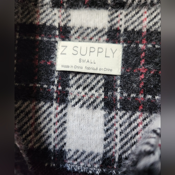 Z Supply Plaid Women's Shirt Jacket - Black/White/Red, Size Small - Picture 4 of 13